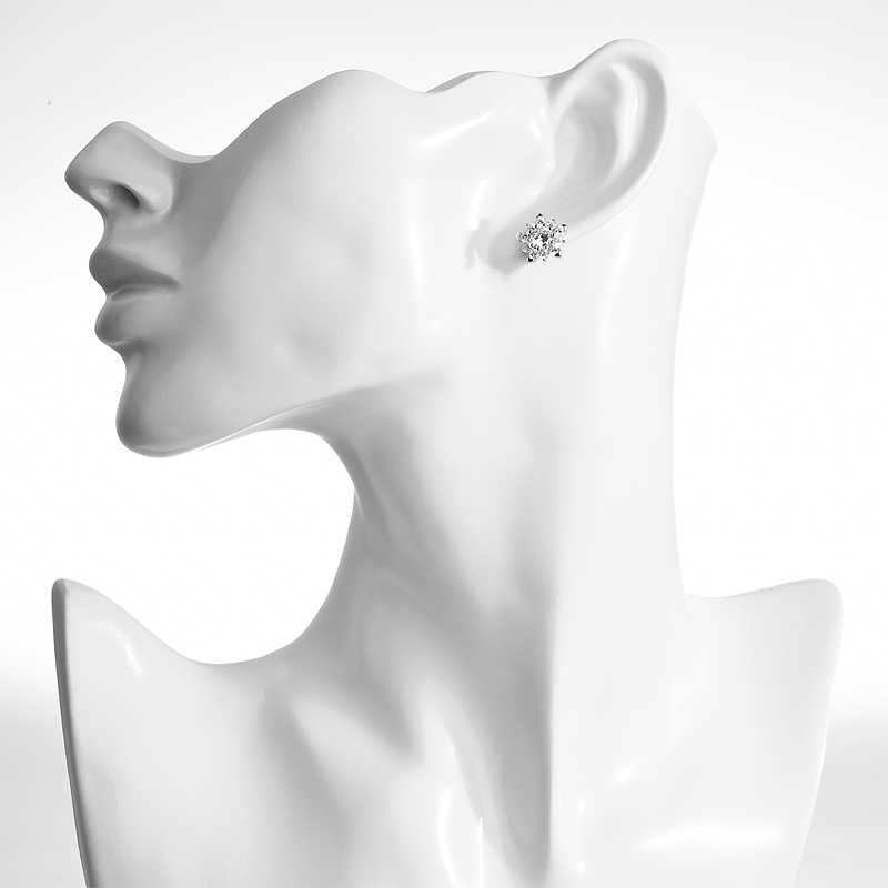 Stříbrný  náušnice – Hvězda s bílými zirkony -busta